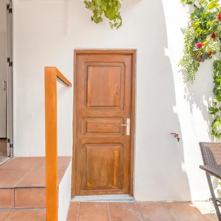 Casa Manolo, In A Seaside Village Above The Ocean